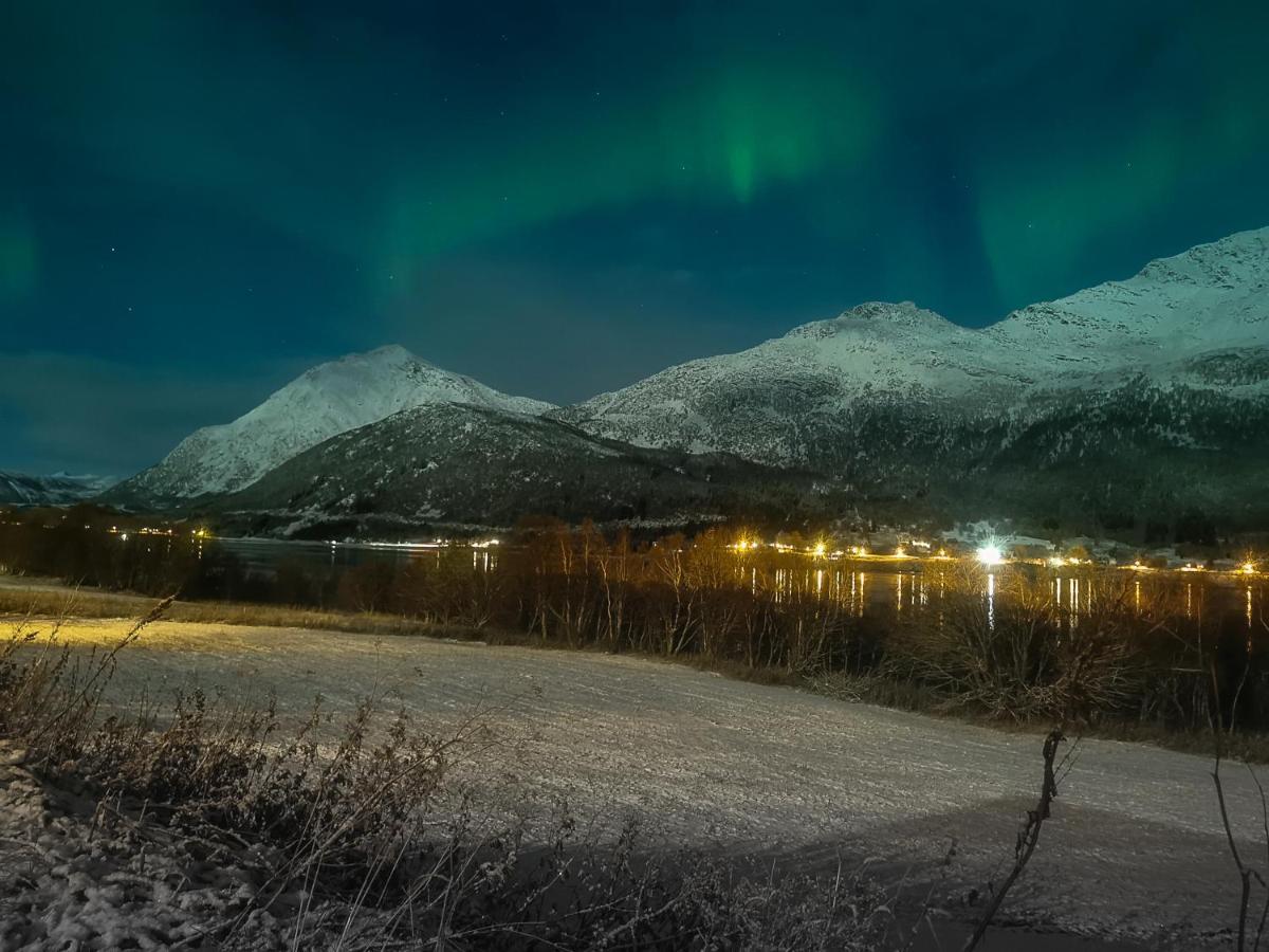 Tjeldoya Slott Hotel Hov  ภายนอก รูปภาพ