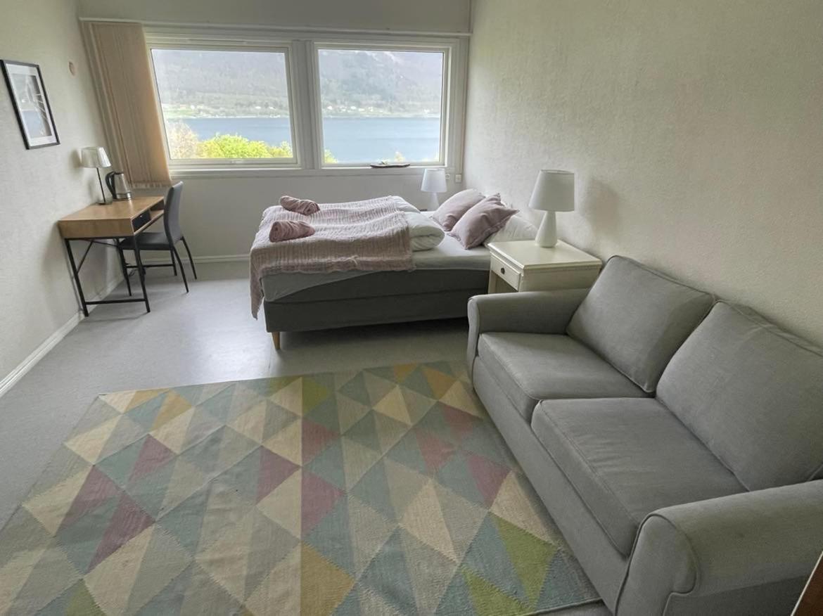 Tjeldoya Slott Hotel Hov  ภายนอก รูปภาพ