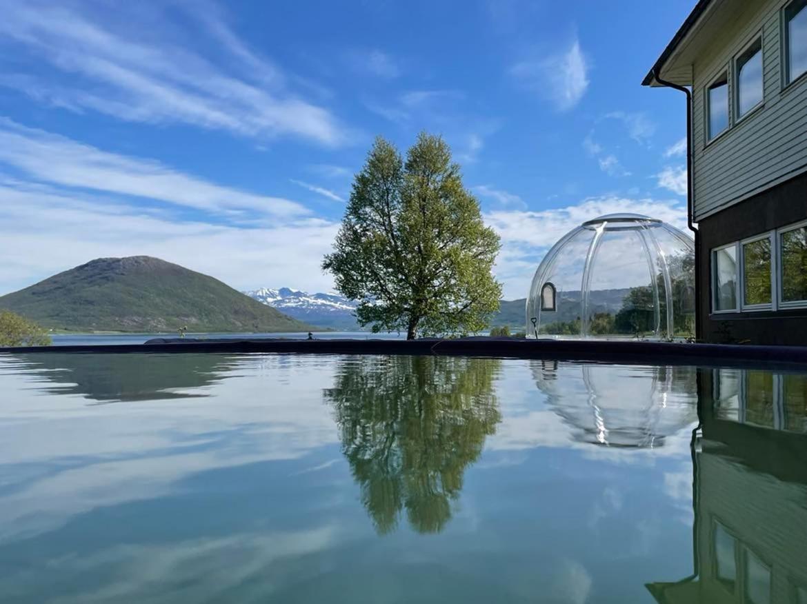 Tjeldoya Slott Hotel Hov  ภายนอก รูปภาพ